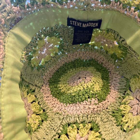 Steve Madden Granny Square Crochet Floral Paper Straw Bucket Hat - Picture 3 of 3